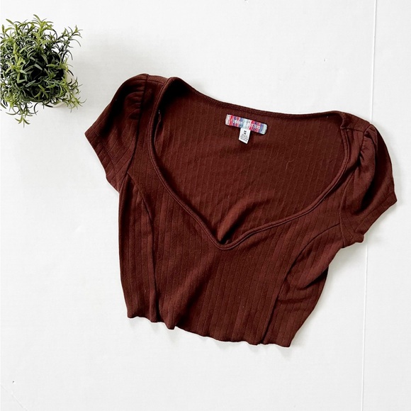 Urban Outfitters Cropped Sweatheart Neck Ribbed Top in Brown - Picture 1 of 6